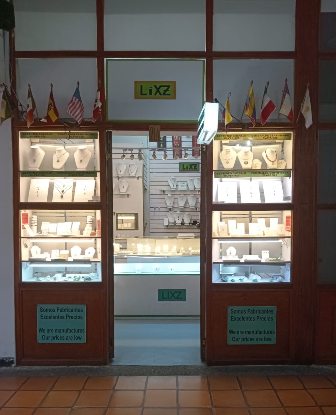 Joyeria Lixz — Local 21B, piezas únicas y diseño en oro y esmeraldas | Joyeria Lixz — Local 21B, unique pieces and design in gold and emeralds